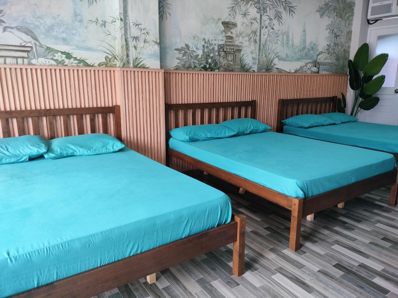 Family room 3